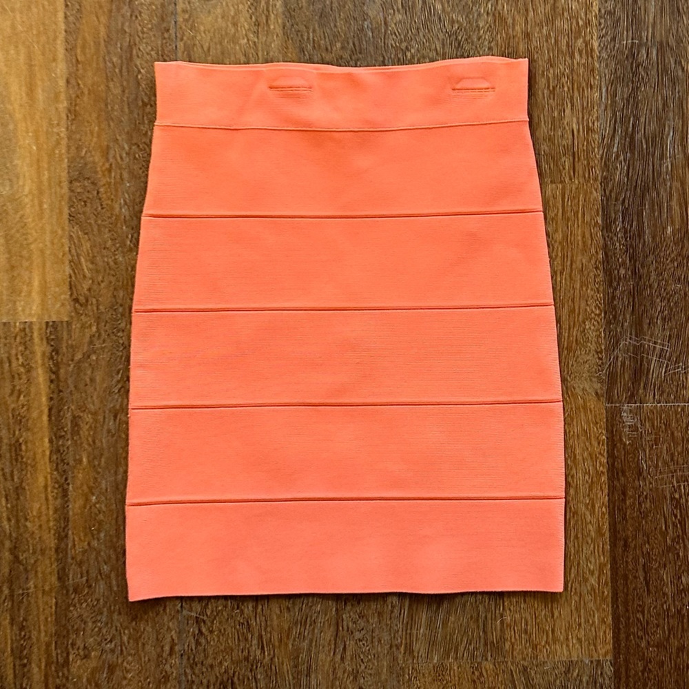 BCBG banded mini skirt size M. - Picture 1 of 4